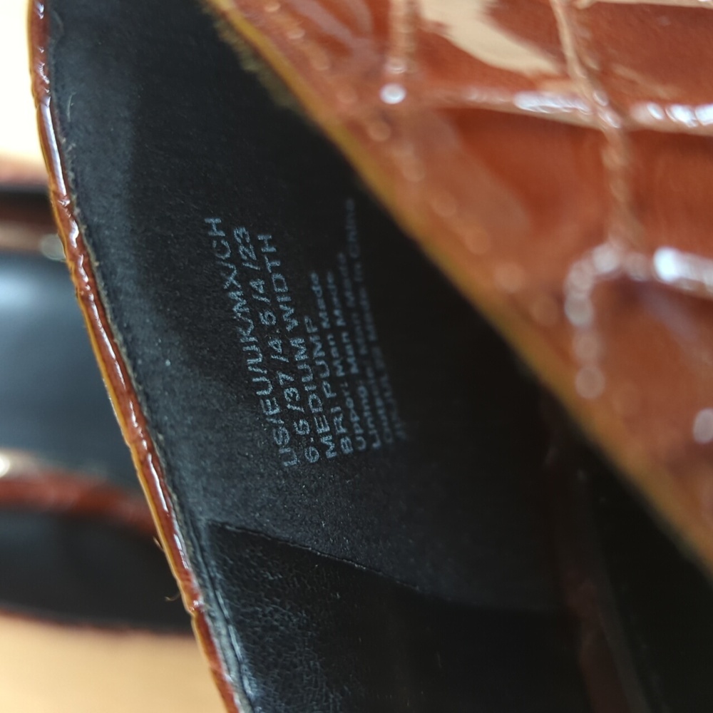 Women's 6.5 Croc-Embossed Brown Platform Heels KENNETH COLE NY - Picture 8 of 8
